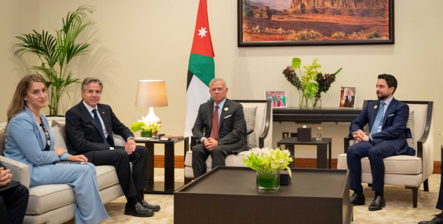 His Majesty King Abdullah on Tuesday underlines important role of the United States in supporting the humanitarian response in Gaza, during a meeting with US Secretary of State Antony Blinken on the sidelines of the “Call for Action: Urgent Humanitarian Response for Gaza” conference (Photo courtesy of Royal Court)
