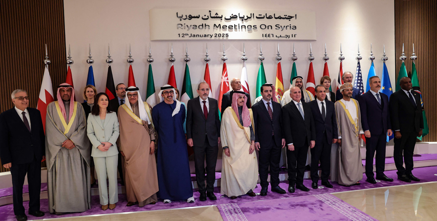 Saudi Foreign Minister Faisal bin Farhan hosting a meeting of top diplomats from the Middle East and Europe to discuss Syria, poses for a picture with the participants in Riyadh on January 12, 2025 (Petra photo)