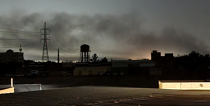 Smoke billows in Khartoum amid ongoing fighting between the forces of two rival generals on Thursday (AFP photo)