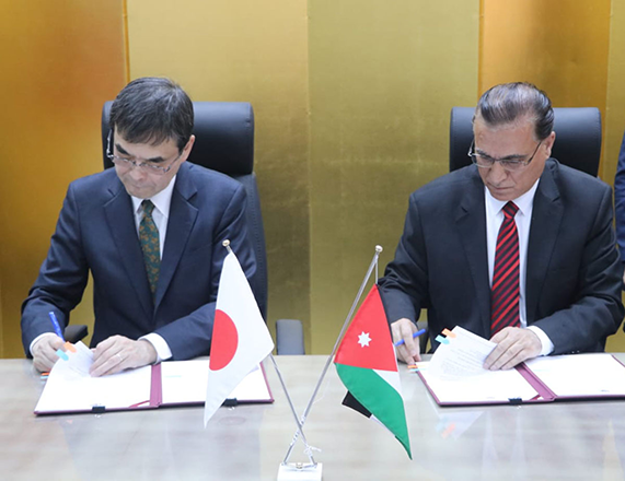 The Government of Japan provides a grant of $122,881 to Greater Karak Municipality for the procurement of waste collection trucks under the Grant Assistance for Grass-Roots Human Security Projects (GGP) (Petra photo)