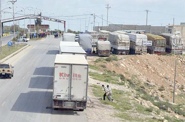 Minister of Agriculture Khaled Hneifat on Saturday oversees the resumption of Jordanian vegetable exports to Syria after a 13-year suspension (JT file photo)