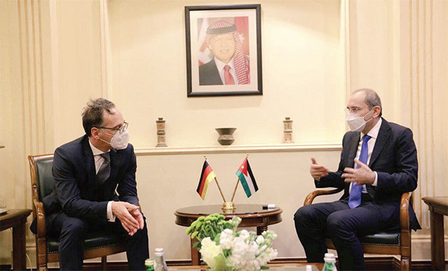 Deputy Prime Minister and Foreign Minister Ayman Safadi meets with German Foreign Minister Heiko Maas in Amman on Wednesday (Photo courtesy of the Foreign Ministry)