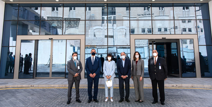 Minister of Health Saad Jaber, Minister of Public Works and Housing Falah Omoush and US Embassy Chargé d’Affaires Karen Sasahara pose for a photo during a tour of a new emergency department at Al Bashir Hospital in Amman on Satruday (Petra photo)