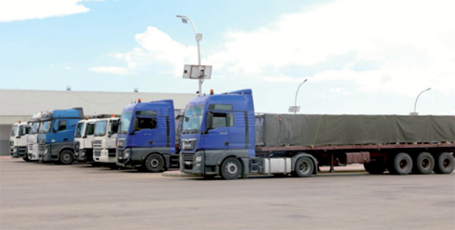 The Jordan Armed Forces-Arab Army and the Jordan Hashemite Charity Organisation, in partnership with the World Food Programme, dispatch a new aid convoy to Gaza (Petra photo)