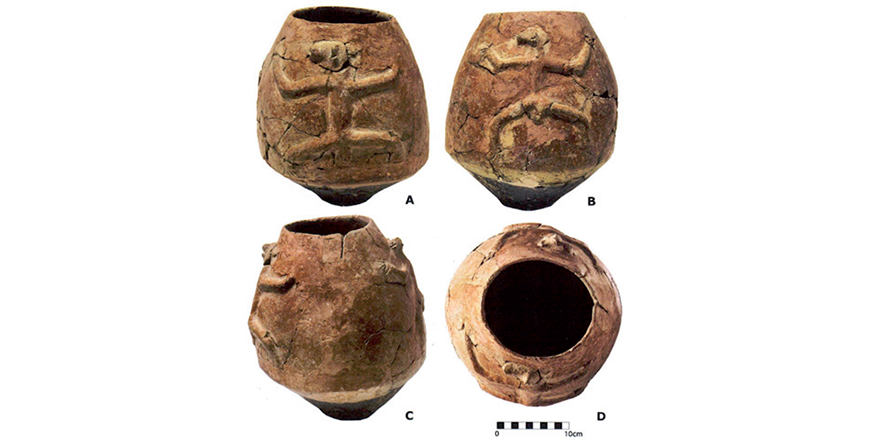 A slipped and burnished carinated jar from Ein Jarba in Palestine decorated with a human figure made from applied clay. This pottery belongs to Wadi Rabah culture which thrived in southern Levant in 5th millennium BC (Photo courtesy of Forum Ancient Coins)
