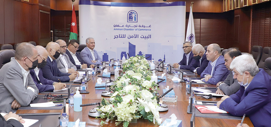 The Ministry of Labour and the Amman Chamber of Commerce on Saturday agree on stepping up cooperation towards training and employing Jordanians (Petra photo)