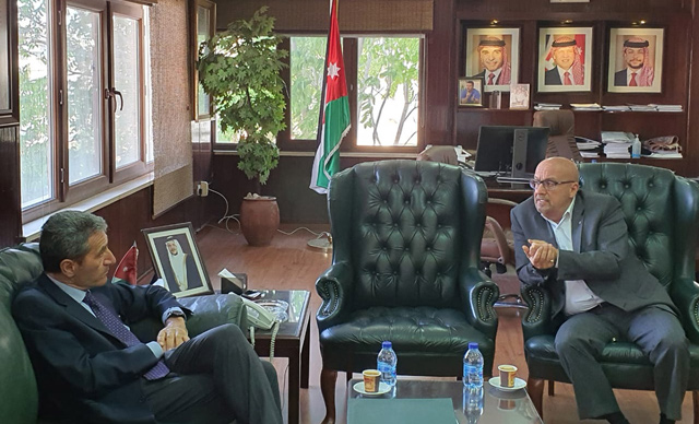 Minister of Water and Irrigation Raed Abul Saud (right) meets with Italian Ambassador to Jordan Fabio Cassese on Wednesday (Petra photo)