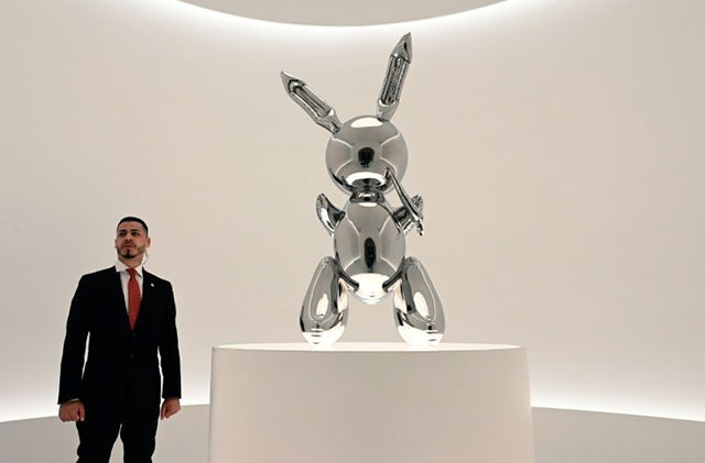 Created in 1986 and measuring 1.04 metres in height, it is among the best-known works of Koons (AFP photo)