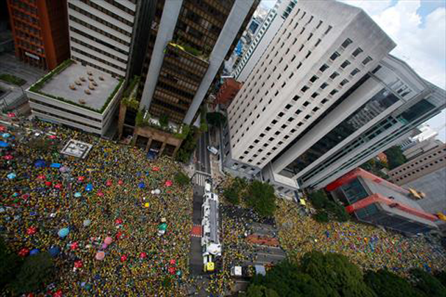 Aerial view showing supporters of Brazilian president Jair Bolsonaro (2019-2022) attending a rally in Sao Paulo, Brazil, on Sunday, to reject claims he plotted a coup with allies to remain in power after his failed 2022 reelection bid (AFP photo)