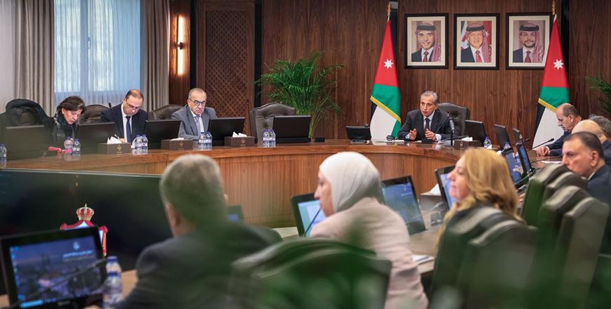Prime Minister Jafar Hassan chairs a Cabinet session on Wednesday, during which amendments to the Building and Urban Planning Bylaw for 2025 and the Amman Building and Planning Regulations for 2025 were approved (Petra photo)