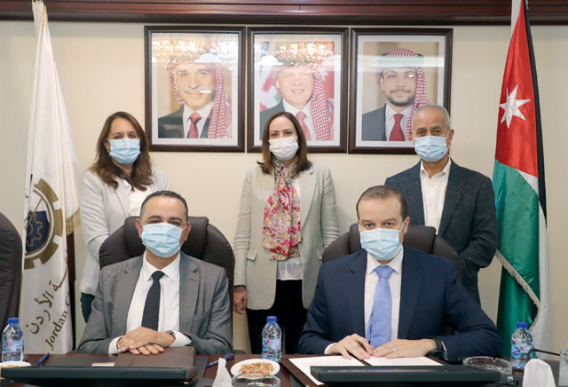 Minister of Industry, Trade and Supply Maha Al Ali attends a signing ceremony of cooperation between the Jordan Chamber of Industry  and the International Labour Organisation (Petra photo)