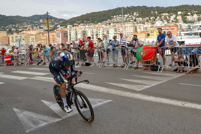 Red Bull - BORA - hansgrohe team’s Australian rider Jai Hindley cycles during the 21st and final stage of the 111th edition of the Tour de France cycling race, a 33,7km individual time-trial between Monaco and Nice on the French Riviera, on Saturday (AFP photo)