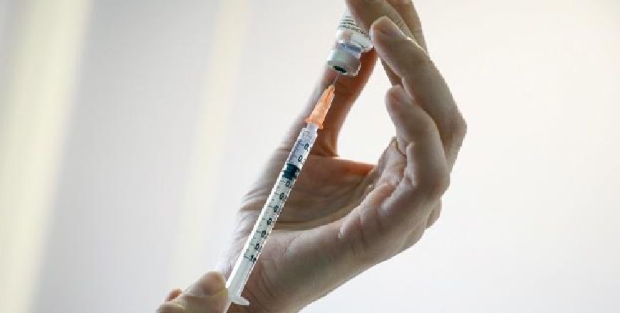 According to new government measures, people attending any celebrations are required to present a vaccination certificate and a negative PCR test taken up to 48 hours before the event (AFP photo)