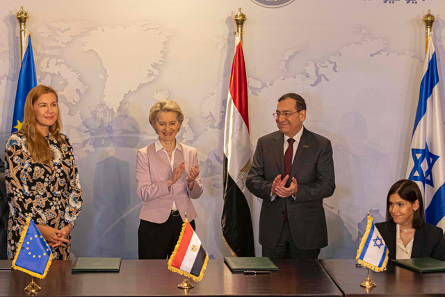 European Commission President Ursula von der Leyen (centre left), EU Commissioner for Energy Kadri Simson (left), Egyptian Minister of Petroleum Tarek El Molla(centre right), and Israeli Minister of Energy Karine Elharrar react after signing a trilateral natural gas deal at the ministerial meeting of the East Mediterranean Gas Forum in Cairo on Wednesday (AFP photo)