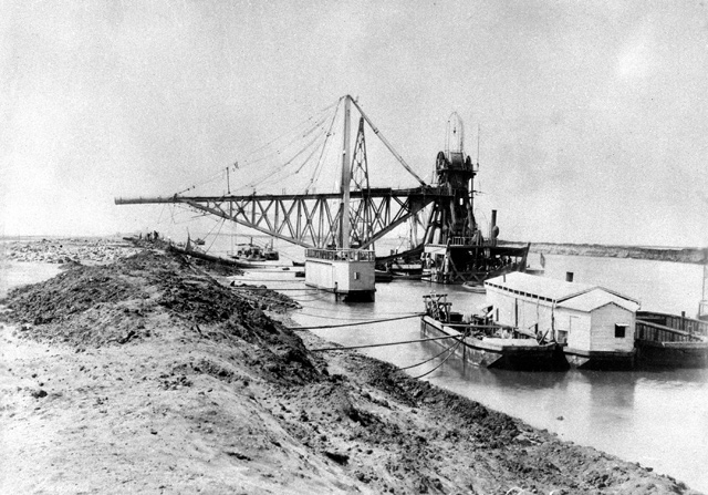   This file photo taken in 1869 shows the digging of the Suez Canal in Egypt (AFP photo)