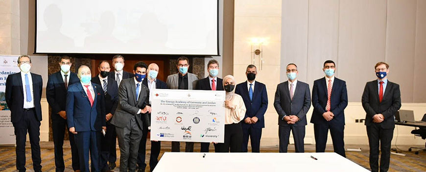 Energy and Mineral Resources Minister Saleh Kharabsheh and German Ambassador to Jordan Bernhard Kampmann announced a joint initiative to establish an energy academy on Tuesday (Petra photo)