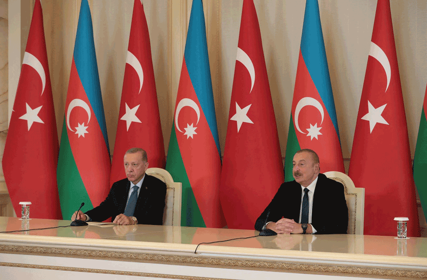 Turkish President Recep Tayyip Erdogan and Azeri President Ilham Aliyev hold a joint press conference following their talks in Baku, on Tuesday (AFP photo)