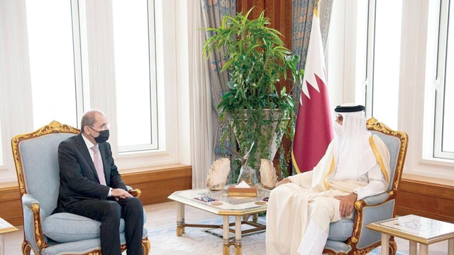 Qatar Emir Sheikh Tamim Bin Hamad Al Thani receives Deputy Prime Minister and Foreign Minister Ayman Safadi on Monday (Photo courtesy of Foreign Ministry)