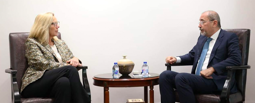 Deputy Prime Minister and Foreign Minister Ayman Safadi and UN Senior Humanitarian and Reconstruction Coordinator for Gaza Sigrid Kaag on Tuesday discuss efforts to end the Israeli aggression on Gaza (Petra photo)