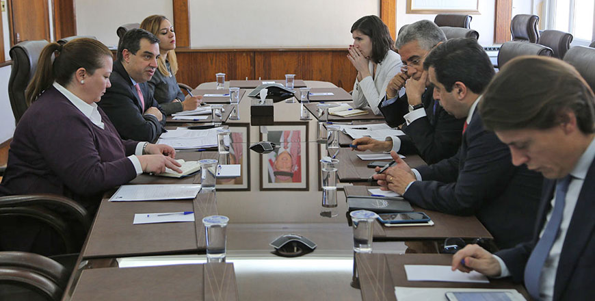 Planning and International Cooperation Minister Imad Fakhoury and World Bank Vice President for the Middle East and North Africa Hafez Ghanem hold discussions in Amman on Sunday  (Photo courtesy of Planning and International Cooperation Ministry)