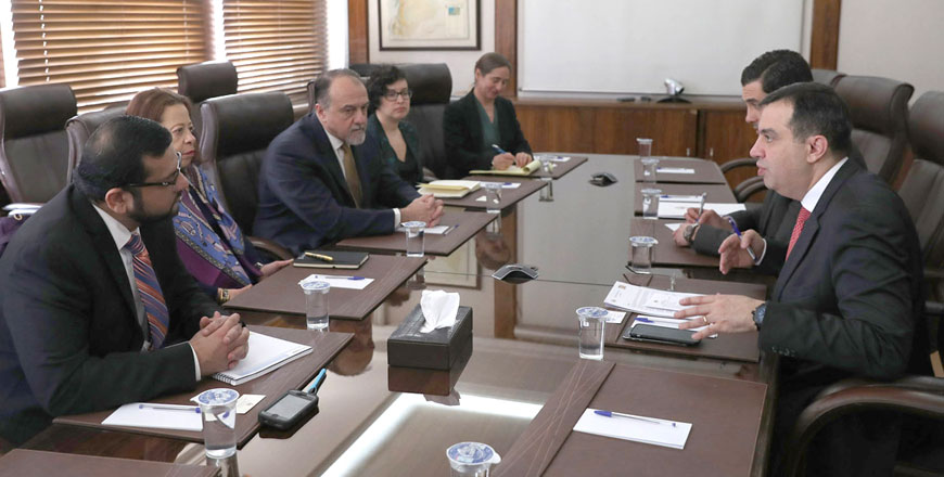 Planning and International Cooperation Minister Imad Fakhoury meets with the US Overseas Private Investment Corporation Managing Director Structured Finance Nancy Rivera in Amman on Thursday (Petra photo)