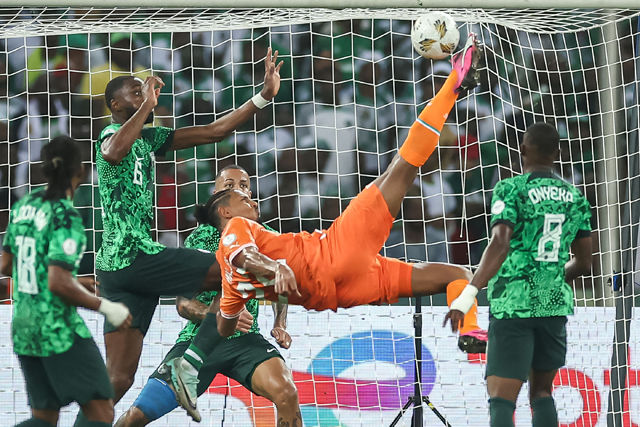 Ivory Coast’s forward #22 Sebastien Haller (centre) kicks the ball during the Africa Cup of Nations 2024 final football match between Ivory Coast and Nigeria at Alassane Ouattara Olympic Stadium in Ebimpe, Abidjan on Sunday (AFP photo)