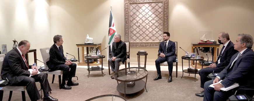 His Majesty King Abdullah receives US Secretary of State Antony Blinken at a meeting attended by HRH Crown Prince Hussein on Wednesday (Photo courtesy of Royal Court)