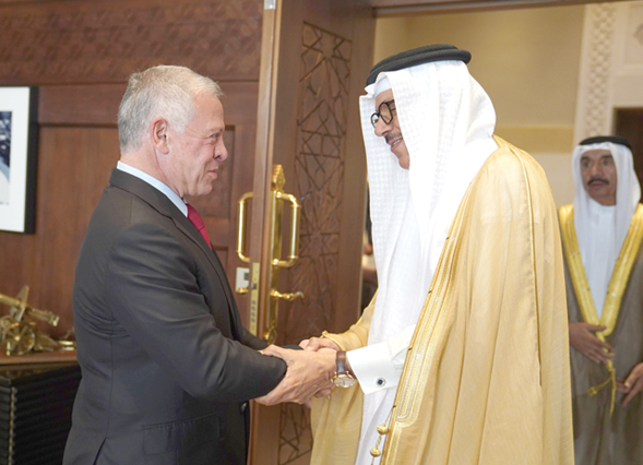 His Majesty King Abdullah receives Bahrain Foreign Minister Abdullatif Bin Rashid Al Zayani at Al Husseiniya Palace on Tuesday  (Photo courtesy of Royal Court)