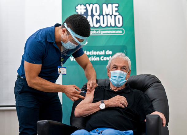 This handout photo released by the Chilean presidency showing Chilean President Sebastian Pinera being inoculated with the Sinovac CoronaVac vaccine against COVID-19 at a healthcare centre in Futrono, southern Chile, on Friday (AFP photo)