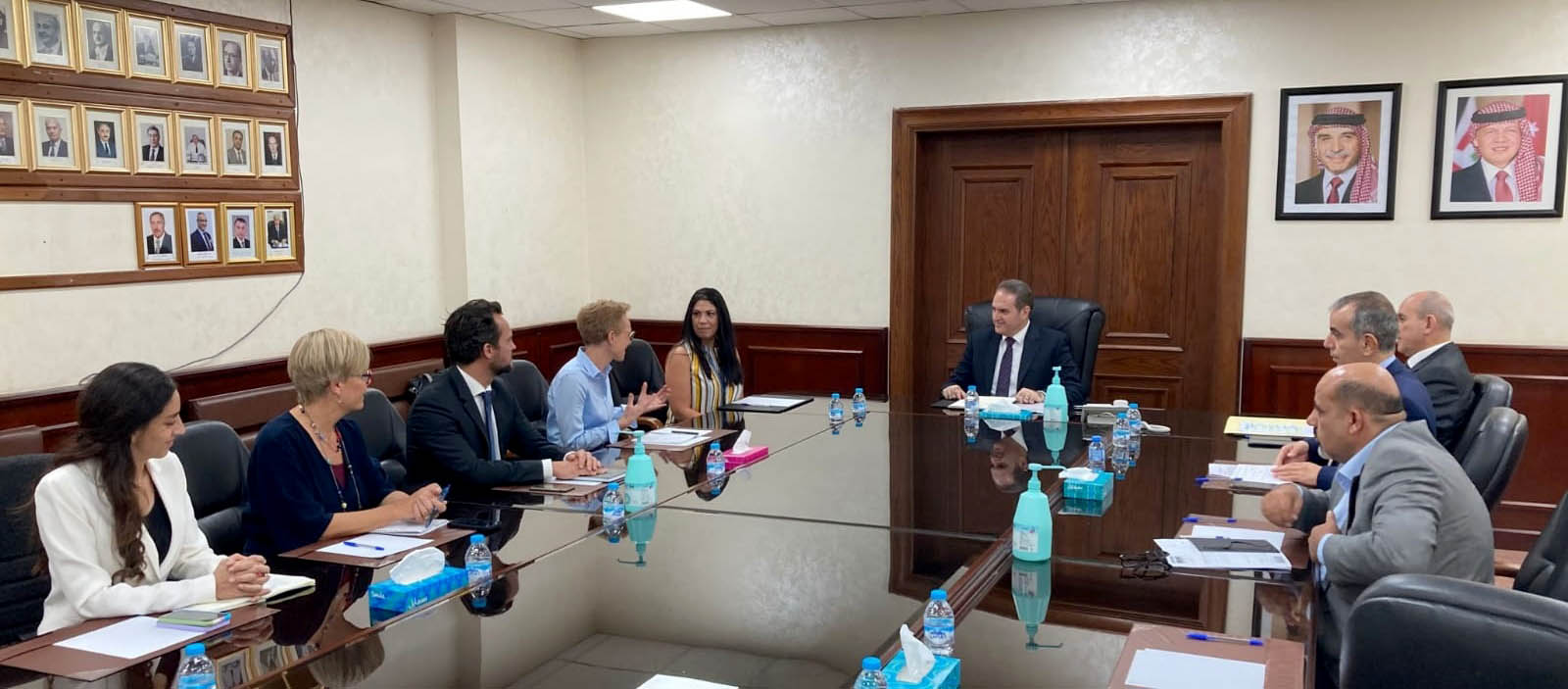 Minister of Health Feras Al Hawari meets with a delegation from the World Diabetes Foundation (WDF) and the Royal Health Awareness Society (RHAS) on Wednesday (Petra photo)