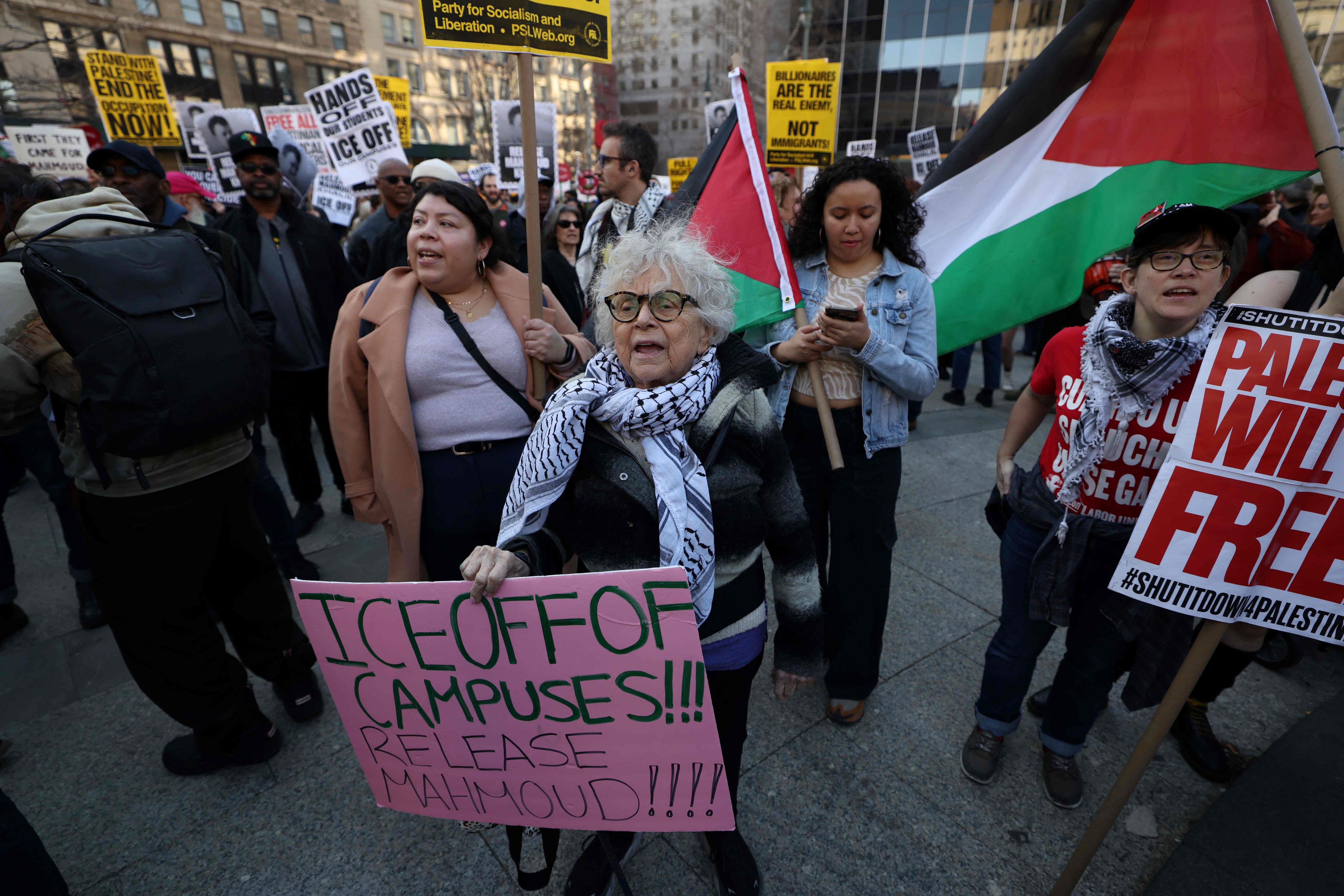 Pro-Palestinian protestors demonstrate in Lower Manhattan in New York City on March 10, 2025 (AFP photo)