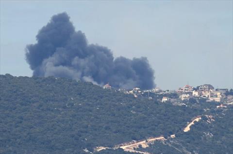 Smoke billows after an Israeli airstrike on the southern Lebanese village of Sejoud on March 22, 2025 (AFP photo)