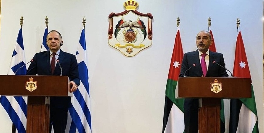 Deputy Prime Minister and Minister of Foreign Affairs Ayman Safadi on Tuesday says that the Arab world is ready to engage in achieving a just peace in cooperation with international partners (Petra photo)