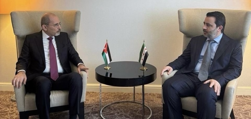 Deputy Prime Minister and Foreign Minister Ayman Safadi meets on Monday with Syrian Foreign Minister Asaad Shibani (Petra photo)