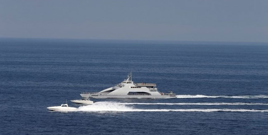 Iranian Revolutionary Guard's speed boats are seen near strait of Hormuz on December 21, 2018 (Reuters photo)
