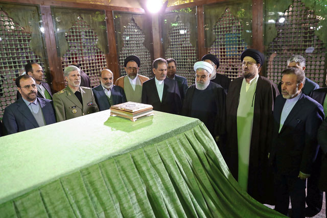 Iran's President Hassan Rouhani visits the shrine of the founder of the Islamic republic, Ayatollah Ruhollah Khomeini, south of Tehran, Iran, on Wednesday (Reuters photo)