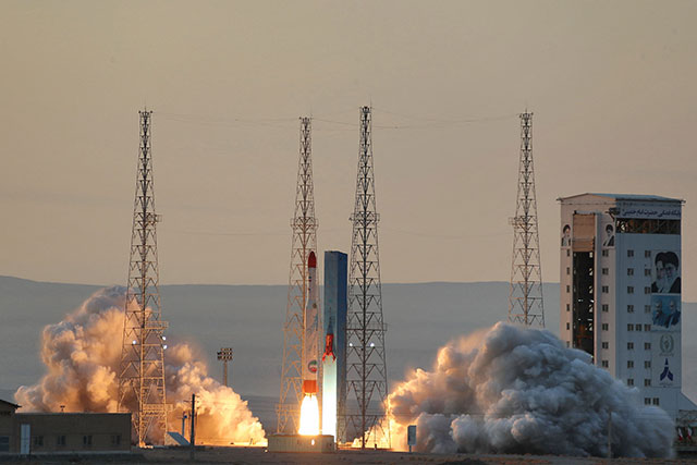 A handout photo released by Iran's defence ministry on Thursday shows a Simorgh (Phoenix) satellite rocket lifting off during its launch at an undisclosed location in Iran (AFP photo)
