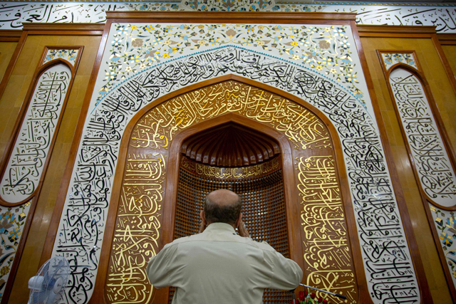 Verses from the Koran written in Thuluth script, a style of Islamic calligraphy, a style of Arabic calligraphy, decorate the Musawi Grand Mosque in Iraq's southern city of Basra on December 21 (AFP photo)