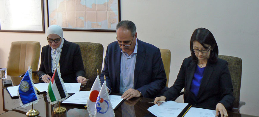 The National Electric Power Company and the Japan International Cooperation Agency on Thursday signed an agreement to connect renewable energy sources to the national electricity grid (Petra photo)