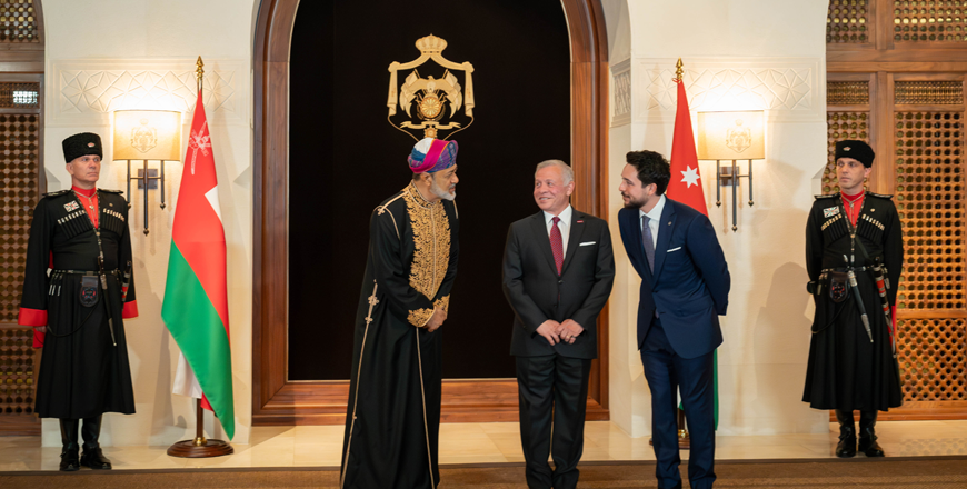 His Majesty King Abdullah hosts an official dinner at Al Husseiniya Palace in honour of Oman Sultan Haitham bin Tarik and the accompanying delegation, attended by HRH Crown Prince Hussein (Photos courtesy of Royal Court)