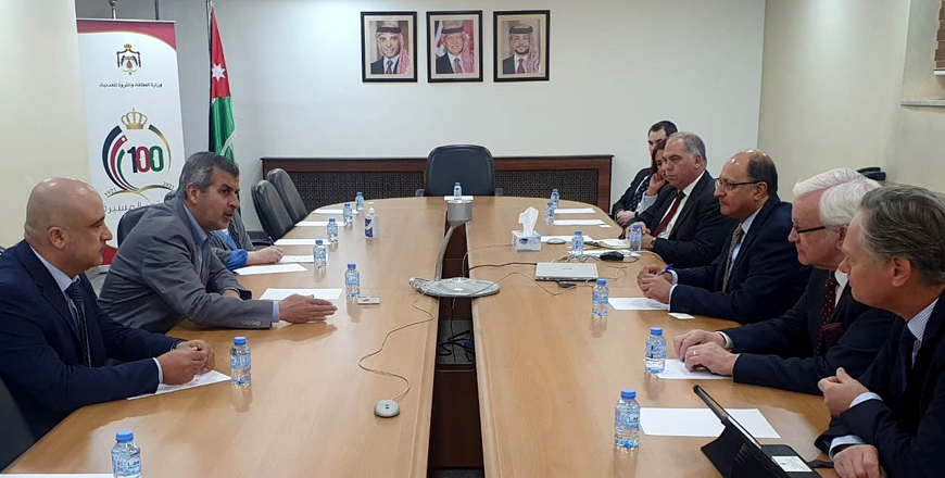 Minister of Energy Saleh Kharabsheh meets with a delegation from British Group Inter-Parliamentary Union on Thursday (Petra photo)