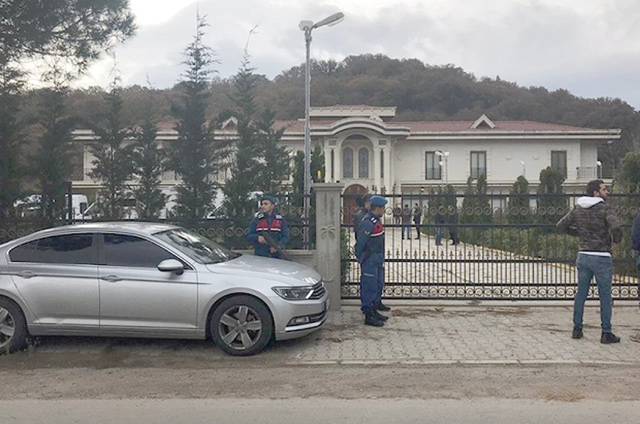Turkish police are carrying out inspections at a villa in the northwestern province of Yalova in relation to the investigation into the killing of Saudi journalist Jamal Khashoggi (Reuters photo)