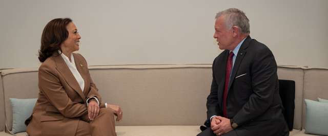 His Majesty King Abdullah, at a meeting with US Vice President Kamala Harris on Saturday on the sidelines of the United Nations Climate Change Conference COP28 in Dubai, stresses the need for the United States to play a leading role in pushing for a political horizon for the Palestinian issue to reach peace on the basis of the two-state solution (Photo courtesy of Royal Court)