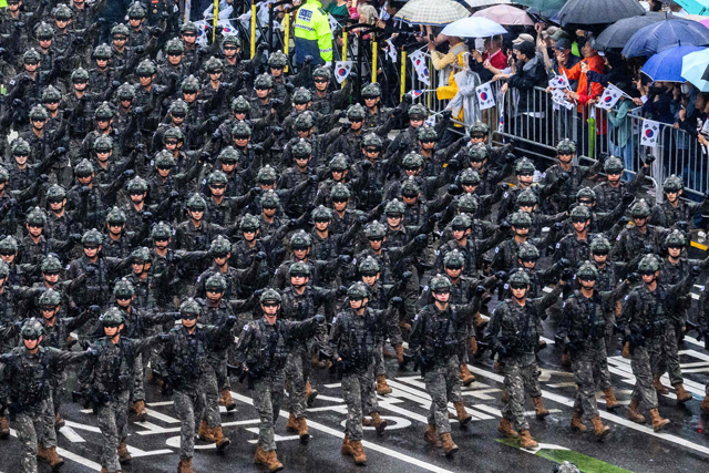 Soldiers take part in a military parade to celebrate South Korea’s 75th Armed Forces Day in Seoul on Tuesday (AFP photo)