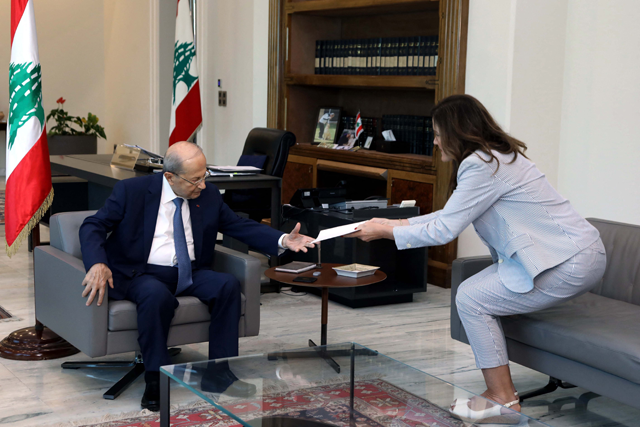 A handout photo provided by the Lebanese photo agency Dalati and Nohra shows Lebanese President Michel Aoun (left) meeting with US Ambassador to Lebanon Dorothy Shea at the presidential palace in Baabda, east of the capital, on Saturday (AFP photo)
