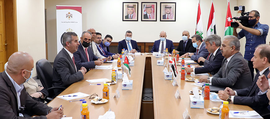 Energy and Mineral Resources Minister Saleh Kharabsheh, Lebanese Minister of Energy and Water Walid Fayyad and Syrian Electricity Minister Ghassan Zamel attend a meeting in Amman on Thursday (Petra photo)