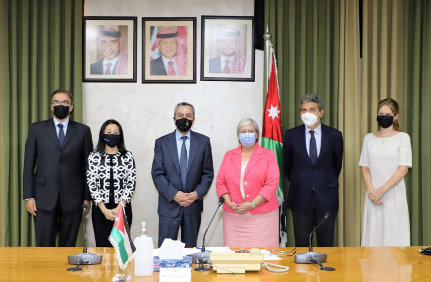  Education Minister Mohammad Abu Qudais and ambassadors pose for a group photo during the signing ceremony of two agreements to support the ministry's Institutional Strengthening Programme on Monday (Petra photo)