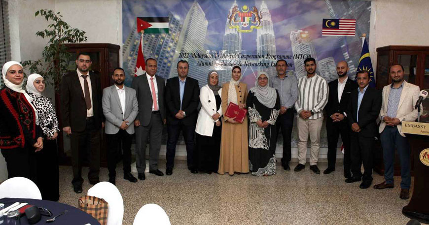 Chargé d’Affaires at the Malaysian embassy Wan Faizatul Afzan poses for a group photo during an alumni gathering and a networking luncheon for the 2022 Malaysian Technical Cooperation Programme on Tuesday (Petra photo)