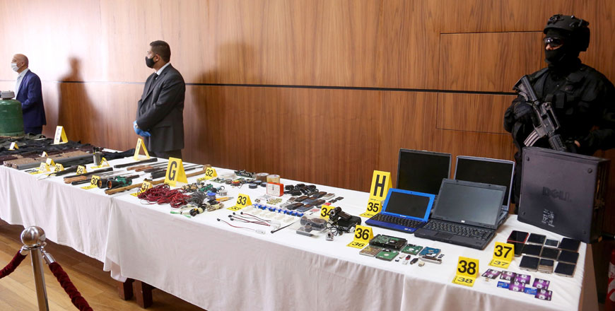 A photo taken on Friday, during a press conference by the director of Morocco's Central Bureau of Judicial Investigation (BCIJ), shows various equipment seized as a result of the dismantling of an Daesh group-affiliated cell that was planning suicide bombings (AFP photo)