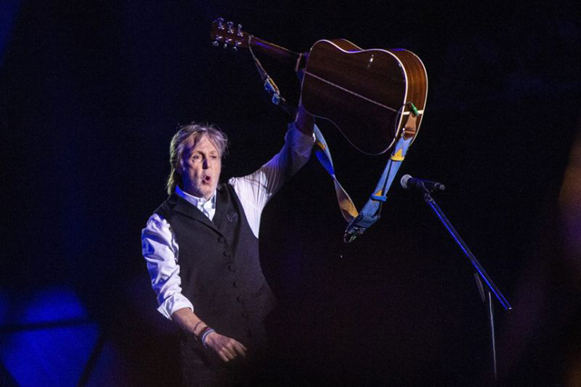 Paul McCartney performs at Glastonbury Festival in Worthy Farm, Somerset, England, on June 25, 2022 (AFP photo)
